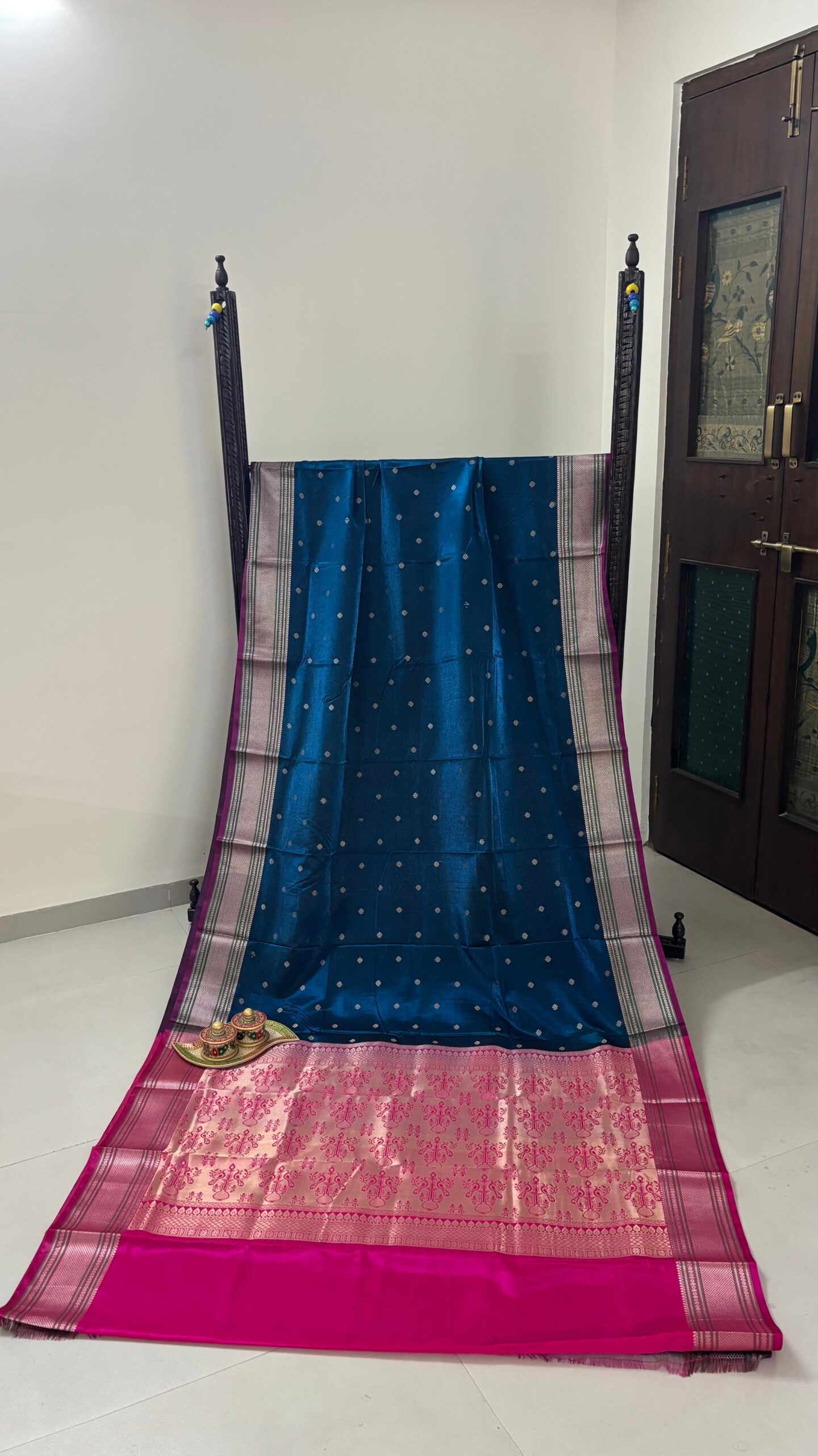Satin morpankhi with rani (AE)